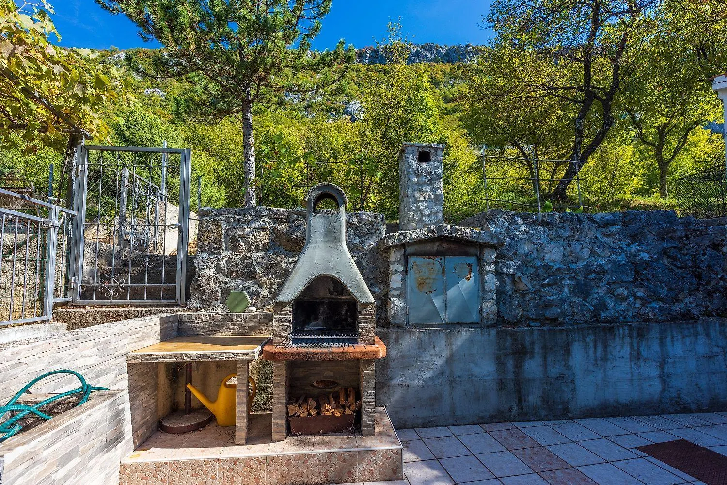 Preiswertes Studio-Apartment Mit Privatem Grill, Privatparkplatz Unweit Vom Meer Grizane-Belgrad Apartment
